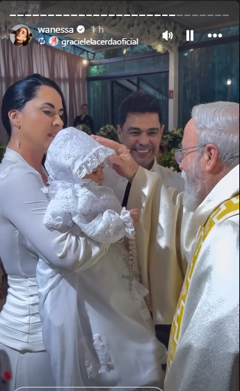 Zezé Di Camargo e Graciele celebram batizado da filha Clara: ‘Vestido tradicional’