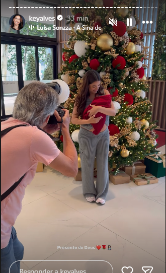 Key Alves deixa maternidade com a filha nos braços em SP: ‘Eu te devo tudo Deus’ Key Alves deixa maternidade com a filha nos braços em SP: ‘Eu te devo tudo Deus’