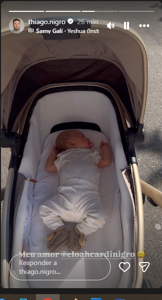 Thiago Nigro se emociona ao mostrar passeio com a filha recém-nascida: ‘Te amo’